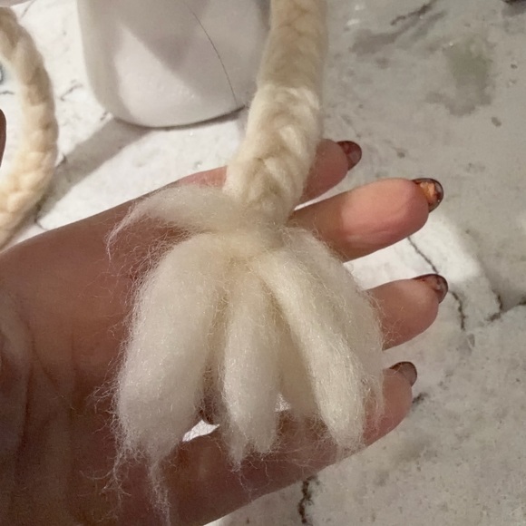 100 percent wool CANADA toque with earflaps &  tassels 
OS warm, attractive! - Picture 4 of 14